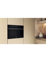 Whirlpool-Mikrofalowka-Do-zabudowy-WCW6O7HTB-Stal-nierdzewna-Elektroniczny-53-MW-Combi-950-Lifestyle-perspective