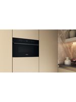 Whirlpool-Mikrofalowka-Do-zabudowy-WMD6O4TB-Czarny-Mechaniczny-31-MW---Grill-1000-Lifestyle-perspective