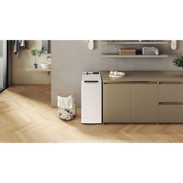 Whirlpool Pralka Wolnostojące MTDLR 65261BS PL/N Biel Ładowana od góry A Lifestyle frontal