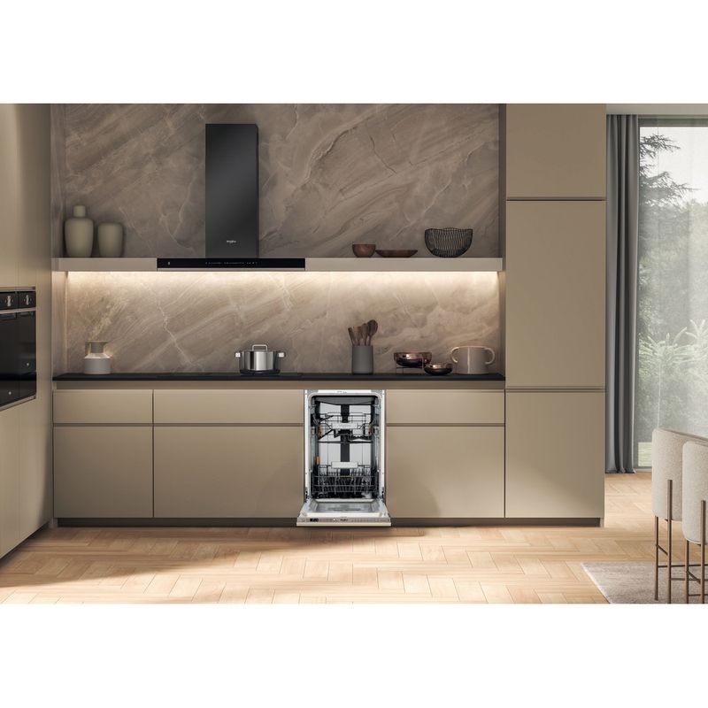 Whirlpool-Zmywarka-Do-zabudowy-WH6IA10BS7L0-Zintegrowane-A-Lifestyle-frontal-open