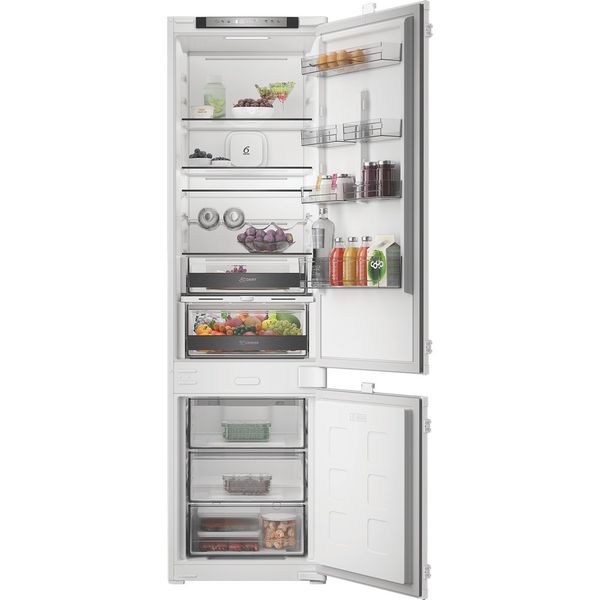 Whirlpool-Lodowka-z-zamrażarką-Do-zabudowy-WHK2-5322-B4E-Zinc-Metal-Dwudrzwiow-y-a-Lifestyle-frontal-open