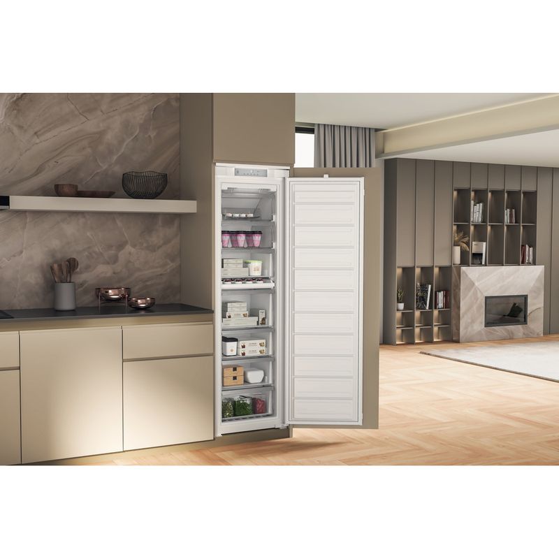Whirlpool-Zamrażarka-Do-zabudowy-WHSD18F073C1-White---ARC-P1-Lifestyle-perspective-open