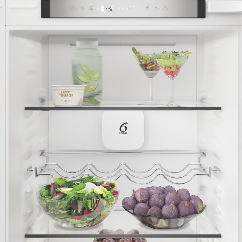 Whirlpool-Lodowka-z-zamrażarką-Do-zabudowy-WHK2-5294-B7E1-White---ARC-P1-Dwudrzwiow-y-a-Lifestyle-control-panel