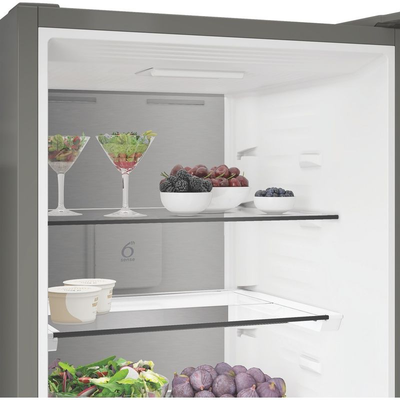 Whirlpool-Lodowka-z-zamrażarką-Wolnostojące-WHK-26372-X5EA1-ARC-764-Manhattan-Gray-Dwudrzwiow-y-a-Lifestyle-perspective