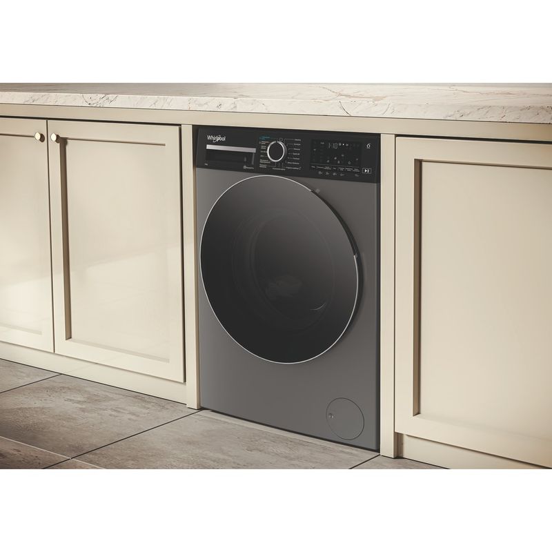 Whirlpool-Pralka-Wolnostojące-WAM-874SKBC-PL-Gray-Ładowany-od-frontu-A-Lifestyle-perspective