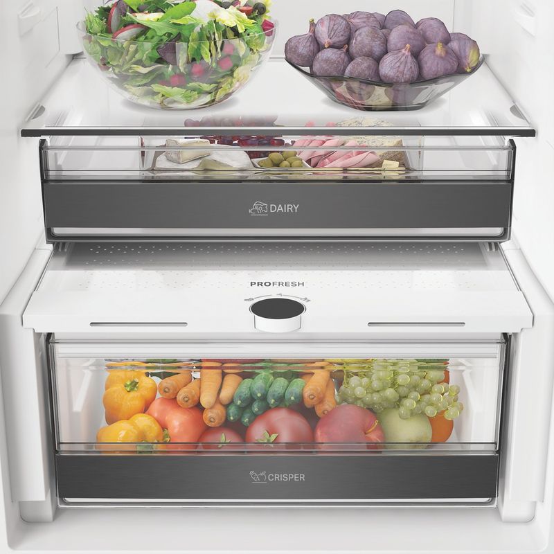 Whirlpool-Lodowka-z-zamrażarką-Wolnostojące-WHK-26372-XR5E-ARC-764-Manhattan-Gray-Dwudrzwiow-y-a-Lifestyle-detail