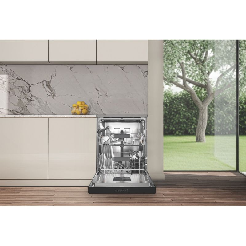 Whirlpool-Zmywarka-Wolnostojące-WH2FTD14C6N6X-Wolnostojące-D-Lifestyle-frontal